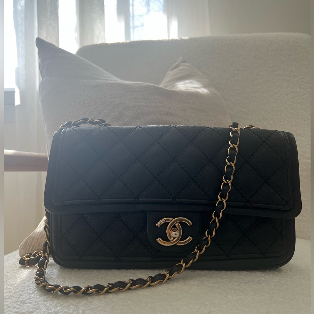 Chanel Black Quilted Lambskin Medium Vintage Shoulder Bag with Gold Chain